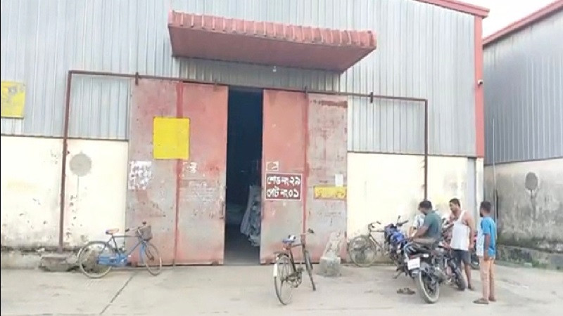 বেনাপোল বন্দরের দুই শেড ইনচার্জকে ‘ক্লোজ’ করার অভিযোগ