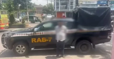 ‘প্রেস’ লেখা মোটরসাইকেলে ইয়াবা পাচার, গ্রেফতার ১