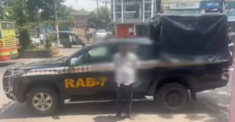 ‘প্রেস’ লেখা মোটরসাইকেলে ইয়াবা পাচার, গ্রেফতার ১