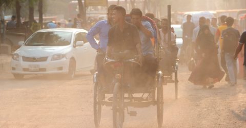 বায়ুদূষণে শীর্ষে কলকাতা, ঢাকার অবস্থান কত