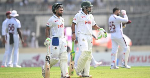 ২ উইকেট হারিয়ে লাঞ্চে বাংলাদেশ