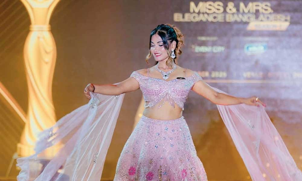 গ্র্যান্ড ফাইনালে ‘মিস এয়ার বাংলাদেশ ২০২৬’ বিজয়ী জেনি জাহান