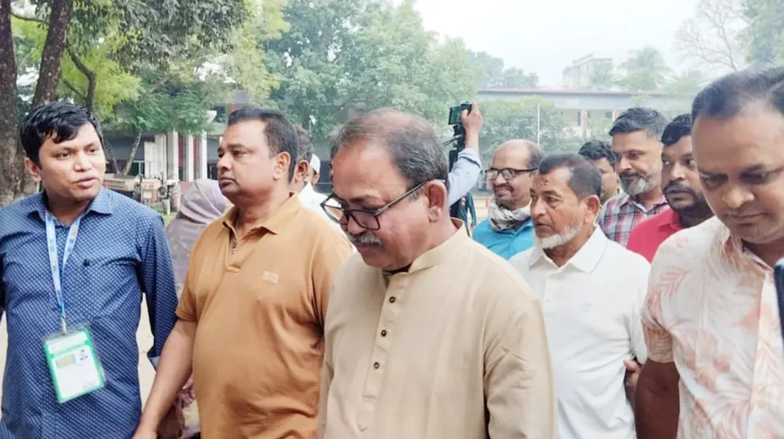 ভোট দিয়ে বিএনপি প্রার্থী বললেন, ‘ডাব মার্কার এজেন্টরা সবাই জামায়াতের হয়ে গেছে’