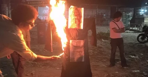 মুক্তিযোদ্ধা মানিকের দাফনে বাধা, জাবিতে সাঈদীর কুশপুত্তলিকা দাহ