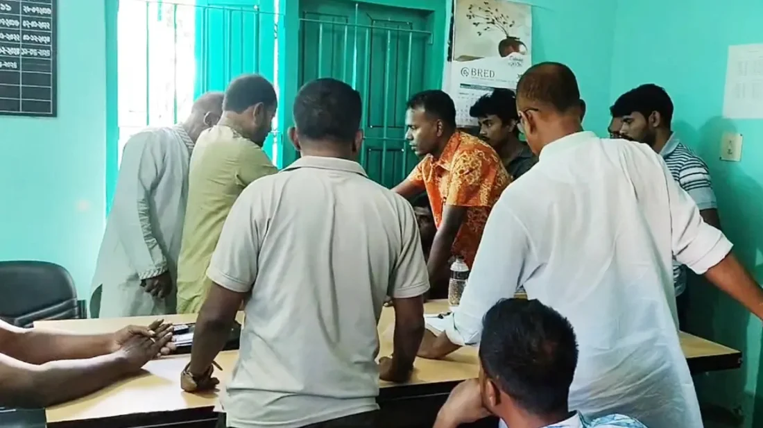 চাঁদা না পেয়ে ইউপি সদস্যকে মারধর, বিএনপি নেতার ভিডিও ভাইরাল