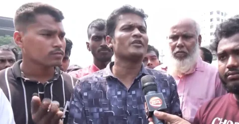 মোহাম্মদপুরের বসিলায় অটোরিকশা চালকদের সড়ক অবরোধ