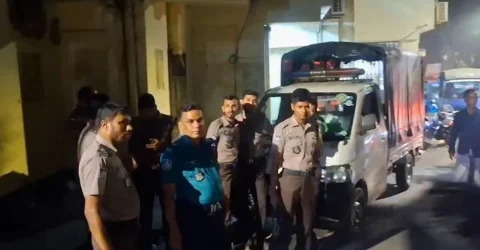 চট্টগ্রামে নগর ভবনে শীর্ষ সন্ত্রাসী বগাকে গ্রেপ্তারে বাধা দেওয়ার অভিযোগ পুলিশের
