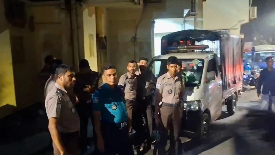 চট্টগ্রামে নগর ভবনে শীর্ষ সন্ত্রাসী বগাকে গ্রেপ্তারে বাধা দেওয়ার অভিযোগ পুলিশের