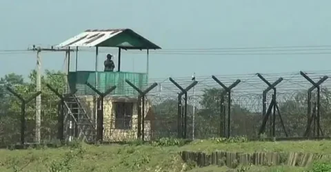 জয়পুরহাটে বিএসএফের ঠেলে পাঠানো ৩ যুবককে ভারতে ফেরত পাঠাল বিজিবি