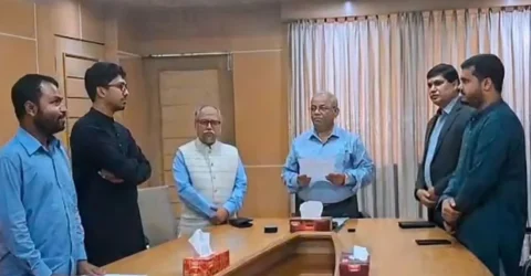 ধর্ষণ নিয়ে বিতর্কিত মন্তব্য করার প্রায় এক বছর পর শপথ নিলেন চাকসু নেতা
