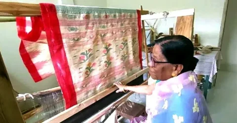 শুরু না হতেই শেষ হয়ে গেল কলাবতী শাড়ির গল্প