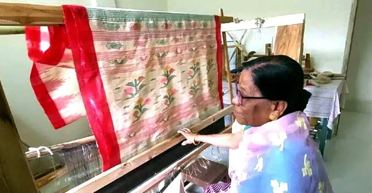 শুরু না হতেই শেষ হয়ে গেল কলাবতী শাড়ির গল্প