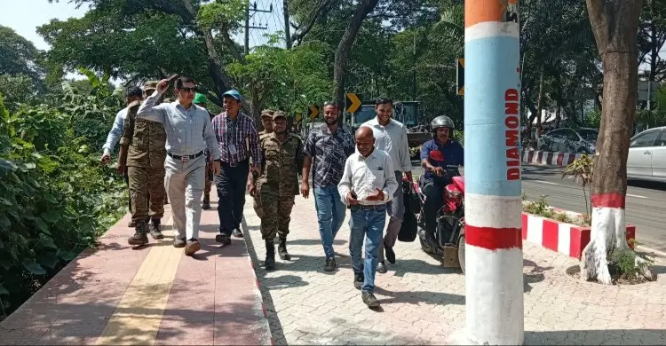 সাইকেল ট্র্যাকে গাড়ি পার্কিং, চসিকের অভিযানে জরিমানা ও গাড়ি জব্দ