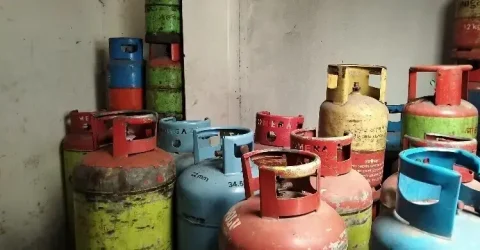 এলপি গ্যাসের আমদানি সন্তোষজনক, নির্ধারিত দামে বিক্রির নির্দেশ