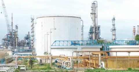 ৮ মাস বন্ধ থাকার উৎপাদনে ফিরল যমুনা সার কারখানা