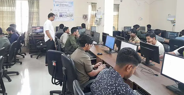 কাগজবিহীন পরীক্ষার যুগে রাবি, চালু হলো ‘পেপারলেস এক্সাম’