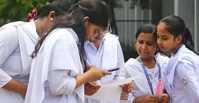 শিক্ষার্থীদের বৃত্তির টাকায় প্রতারকচক্রের নজর, সতর্ক করলো বোর্ড